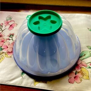 Tupperware jello mold. Never used!